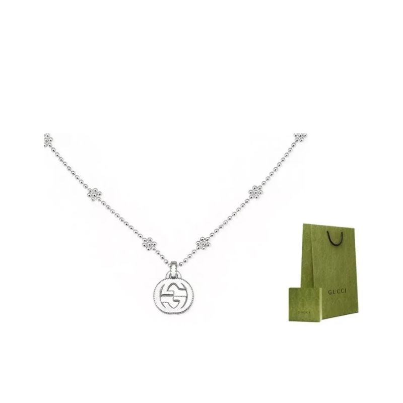 G*u*i necklaces